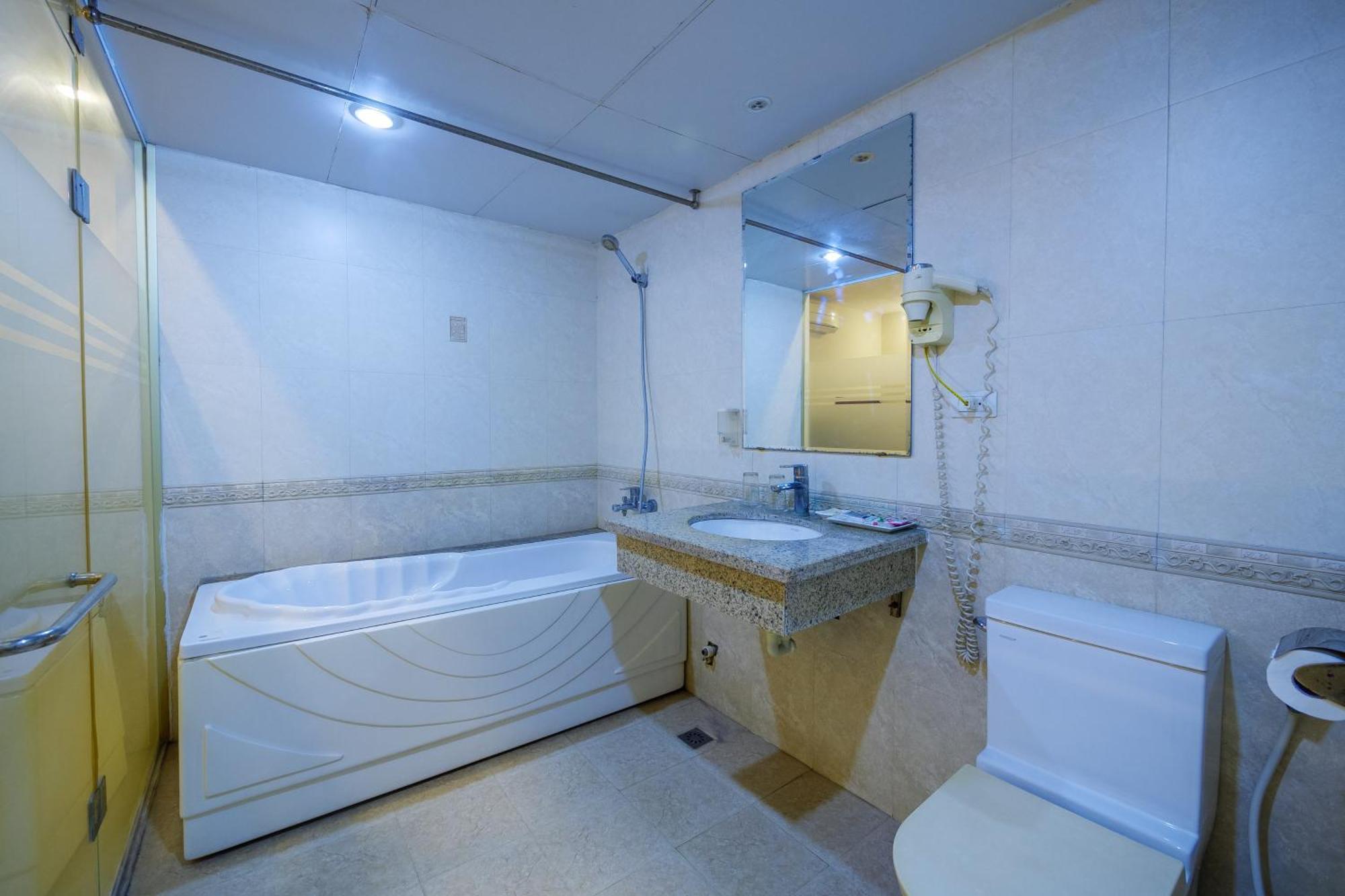 Ngan Ha Hotel Long Bien Hanoi Buitenkant foto